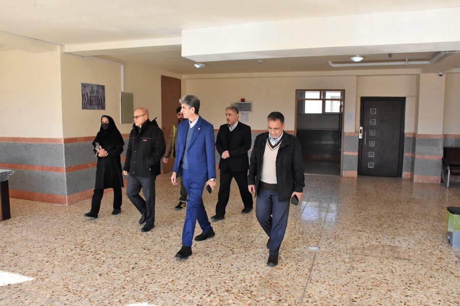 چمن مصنوعی مرکز ادبیان