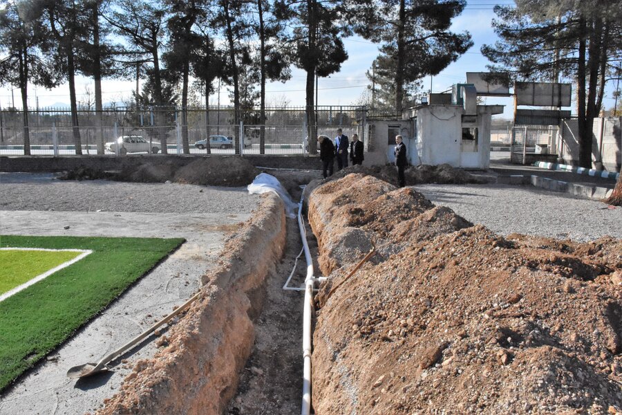 چمن مصنوعی مرکز ادبیان