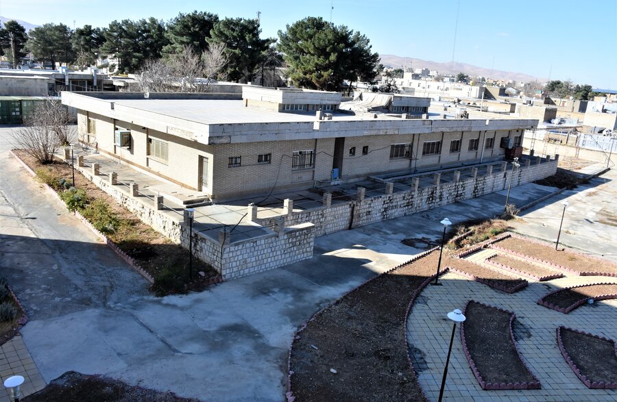 چمن مصنوعی مرکز ادبیان