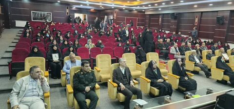 پاکدشت | خانواده‌های شهدا، ستون‌های استوار امنیت و آرامش کشور