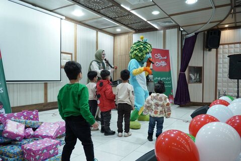 برگزاری مراسم جشن شب یلدا ویژه کودکان تحت پوشش بهزیستی شهرستان رشت