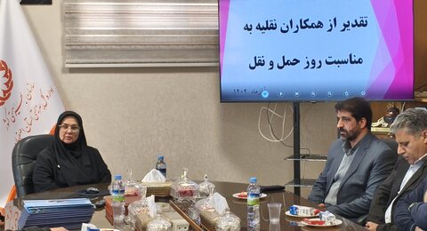 گزارش تصویری / تقدیرمدیرکل از تلاش های همکاران نقلیه بهزیستی استان اصفهان