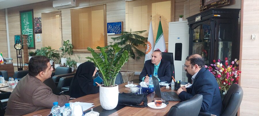 بررسی عملکرد و برنامه‌های دبیرخانه شورای سالمندان استان فارس در دیدار با سرپرست بهزیستی