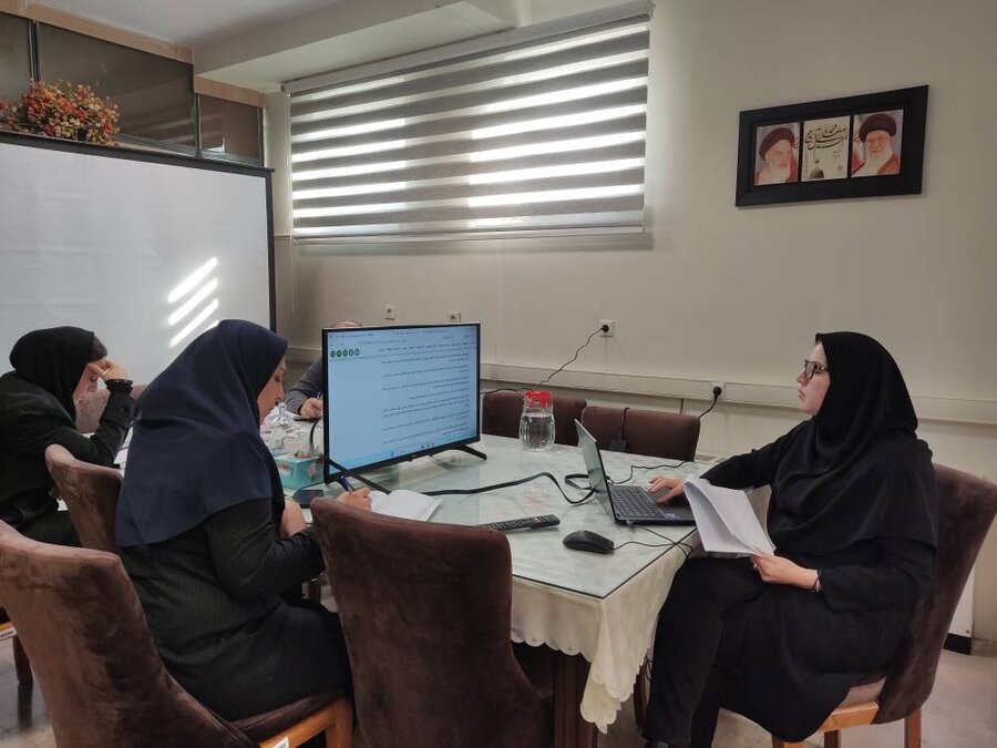 جلسه دفتر دکتر خاک رنگین