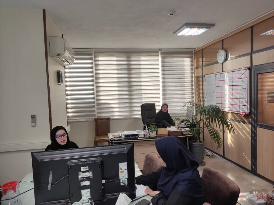 جلسه دفتر دکتر خاک رنگین