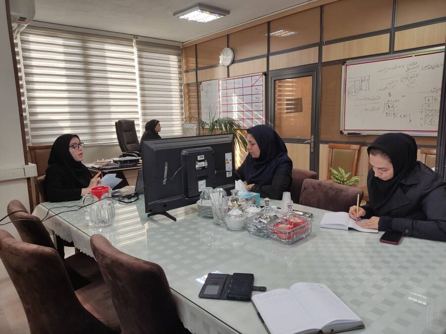 جلسه دفتر دکتر خاک رنگین