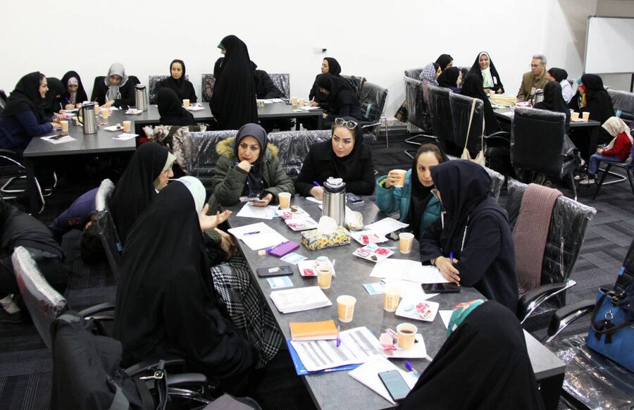 شهرتهران| برگزاری کارگاه آموزشی دو روزه طرح «میزبان» با حضور مؤسسات خانواده محور