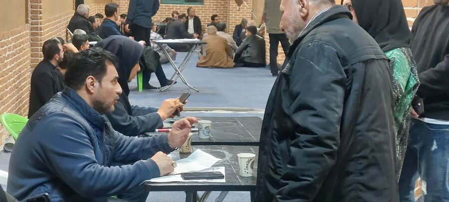 اسلامشهر| دیدار چهره‌به‌چهره رئیس اداره بهزیستی  با شهروندان در شهرک واوان