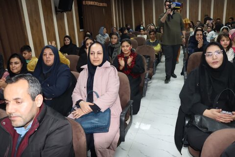 گزارش تصویری اجشن شب یلدای کودکان کار و خیابان