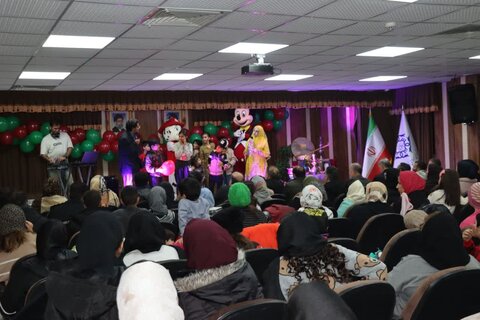 گزارش تصویری اجشن شب یلدای کودکان کار و خیابان