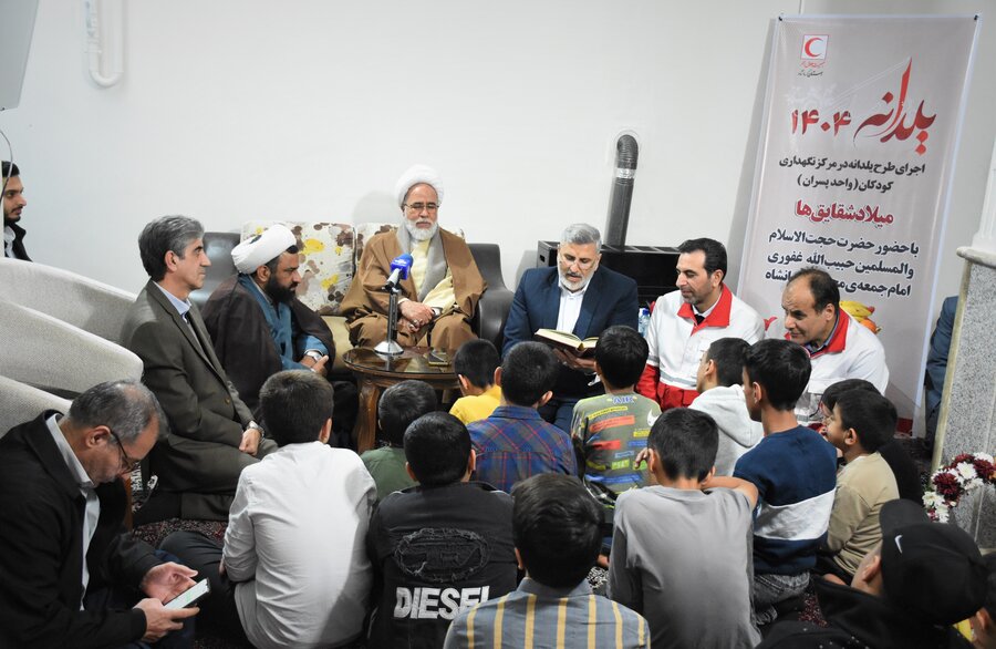 رفتن به پیشواز یلدا با حضور امام جمعه رفتن به پیشواز یلدا با حضور امام جمعه