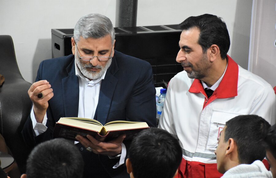 رفتن به پیشواز یلدا با حضور امام جمعه