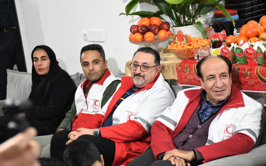 رفتن به پیشواز یلدا با حضور امام جمعه