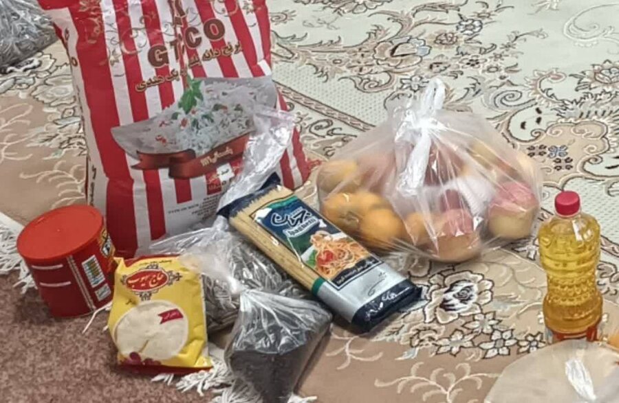 تهیه و توزیع ۴۰ بسته معیشتی توسط بهزیستی شاهین‌دژ