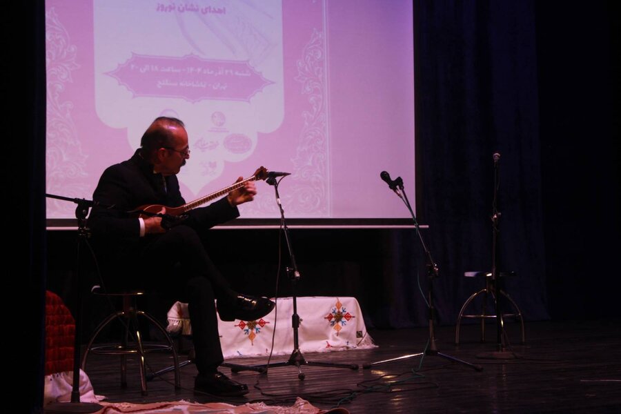 علیرضا محمدی نشان بین‌المللی نوروز را دریافت کرد