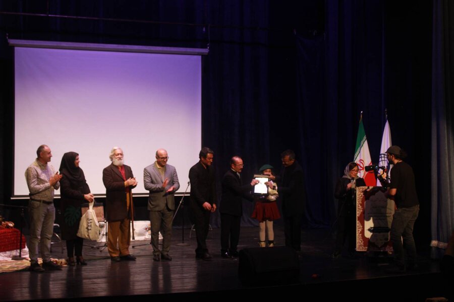 علیرضا محمدی نشان بین‌المللی نوروز را دریافت کرد