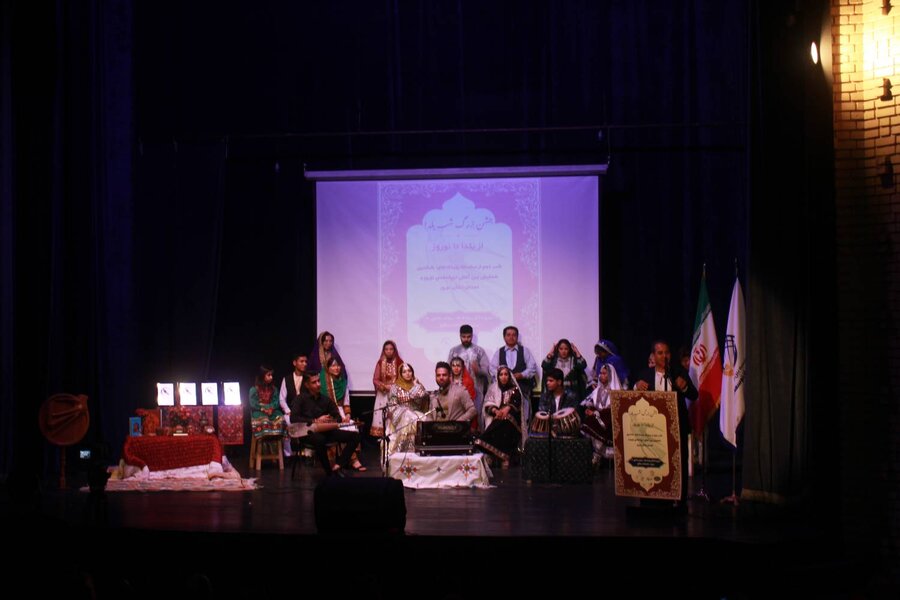 علیرضا محمدی نشان بین‌المللی نوروز را دریافت کرد