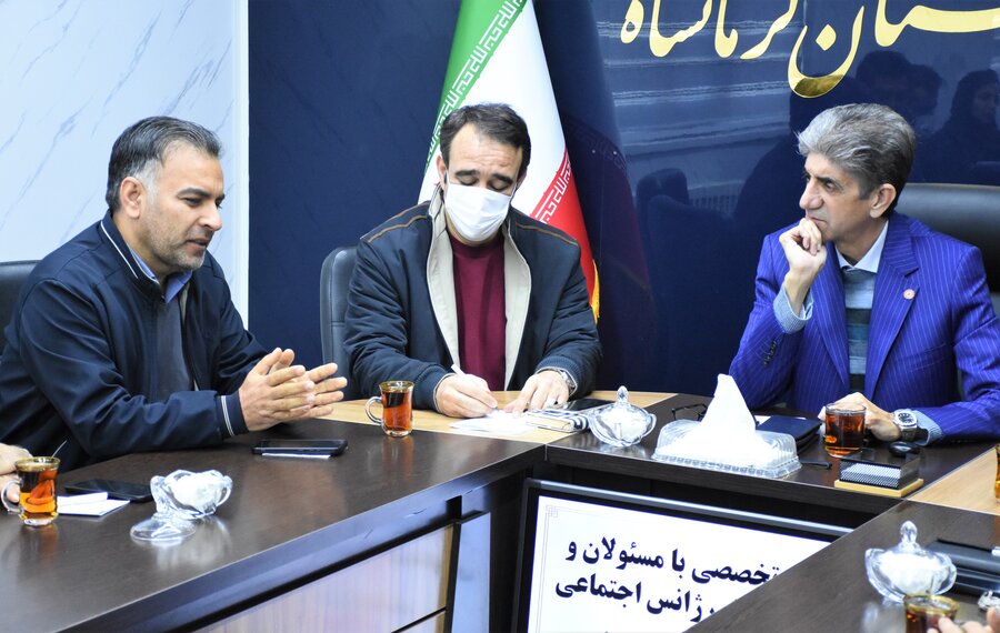 نشست تخصصیِ مدیرکل با مسئولان و کارشناسان اورژانس اجتماعی