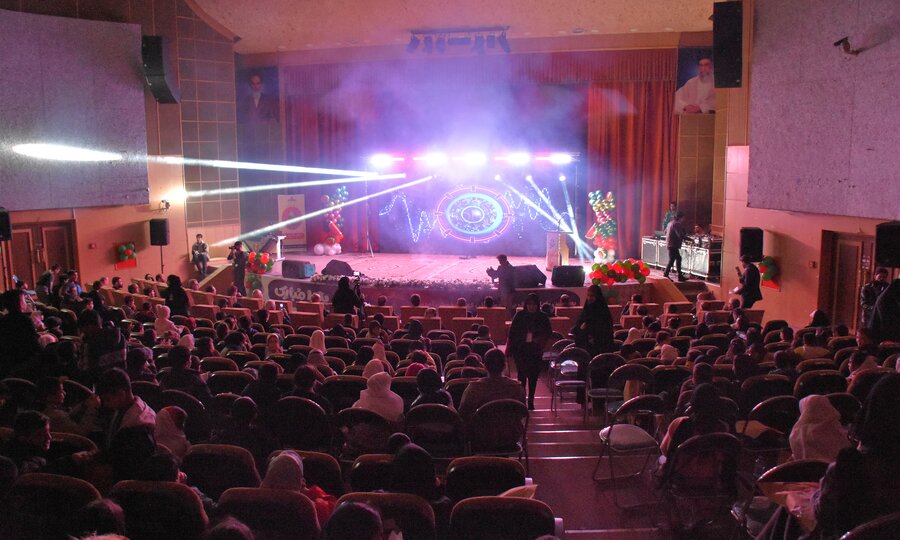 یلدای بزرگ - قهرمانان کوچک