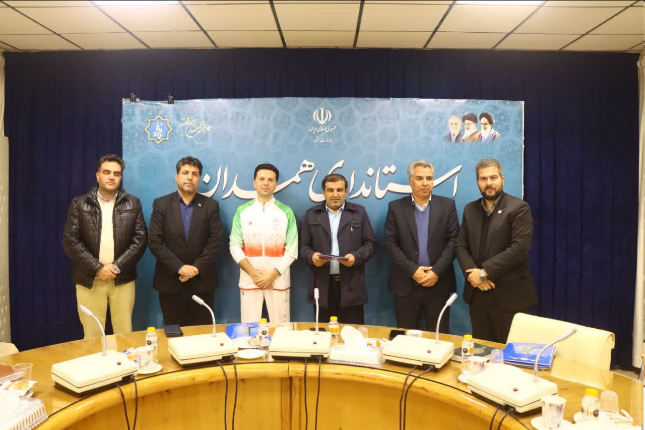 گزارش تصویری | تجلیل از مربیان و مدال‌آوران پارآسیایی ورزش‌های جانبازان و توان‌یابان استان همدان