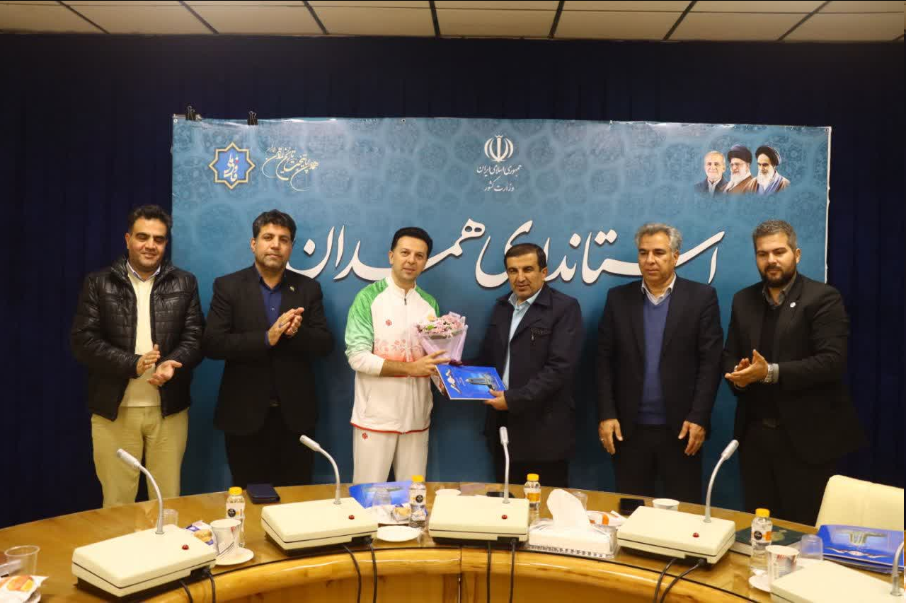 گزارش تصویری | تجلیل از مربیان و مدال‌آوران پارآسیایی ورزش‌های جانبازان و توان‌یابان استان همدان