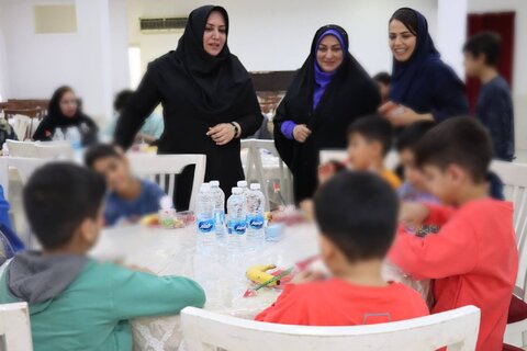 «یلدای همدلی» در خانه معلم بوشهر؛ تجلیل از مسئولیت‌پذیری فرزندان بهزیستی در کنار مدیران ارشد استان