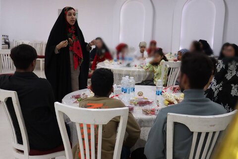 «یلدای همدلی» در خانه معلم بوشهر؛ تجلیل از مسئولیت‌پذیری فرزندان بهزیستی در کنار مدیران ارشد استان