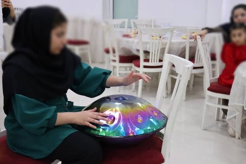 «یلدای همدلی» در خانه معلم بوشهر؛ تجلیل از مسئولیت‌پذیری فرزندان بهزیستی در کنار مدیران ارشد استان