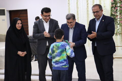 «یلدای همدلی» در خانه معلم بوشهر؛ تجلیل از مسئولیت‌پذیری فرزندان بهزیستی در کنار مدیران ارشد استان