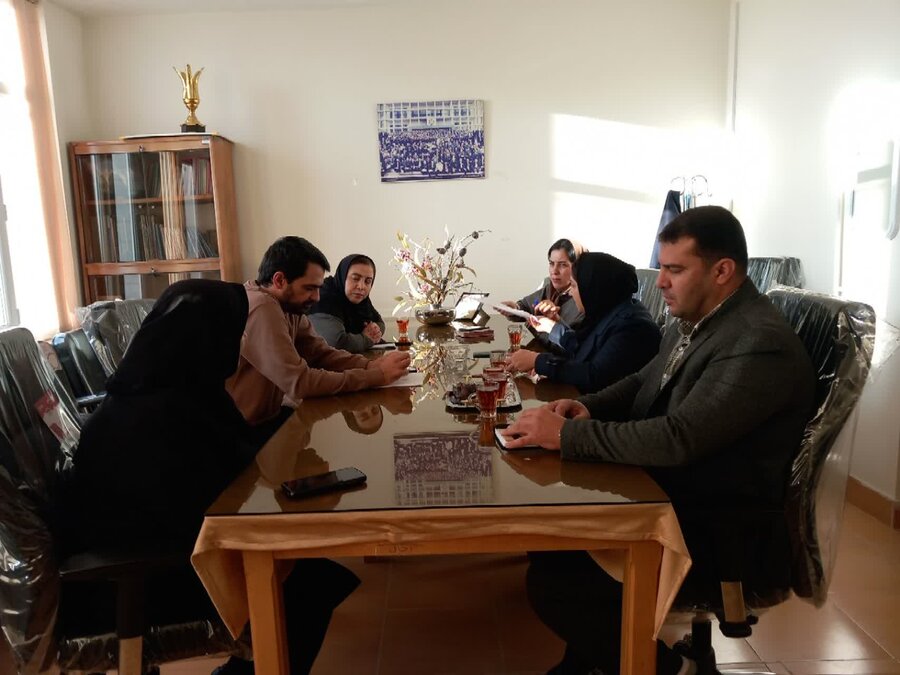 نمین| دومین جلسه بررسی هزینه‌کرد اعتبارات کمک‌هزینه تأمین وسایل کمک‌توانبخشی برگزار شد