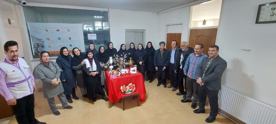 نمین| دورهمی کارکنان دولتی و همکاران غیردولتی بهزیستی نمین به مناسبت شب یلدا برگزار شد
