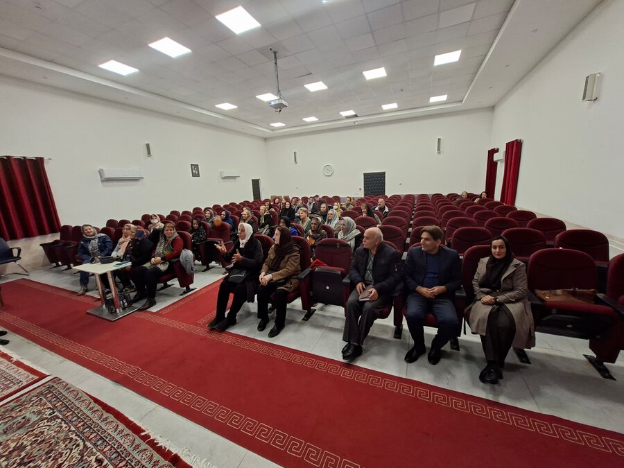 بازدید مدیر بهزیستی سنندج از خانه امید بازنشستگان / برگزاری پنجمین جلسه «مرکز مهر و گفتوگو»