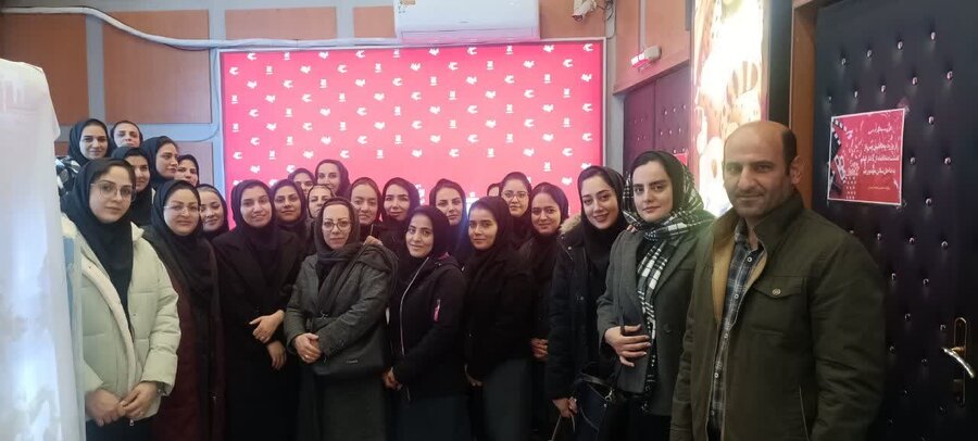 نمایش فیلم "بچه مردم" برای مددکاران و مربیان کودکان بی‌سرپرست قزوین