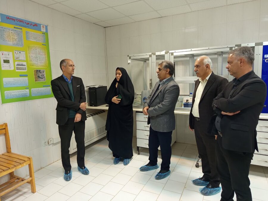 بازدید فرماندار ویژه شهرستان  از مرکز تحقیقات ژنتیک  میبد 