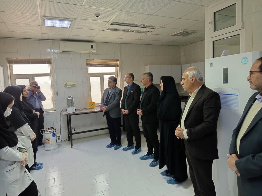 بازدید فرماندار ویژه شهرستان  از مرکز تحقیقات ژنتیک  میبد 