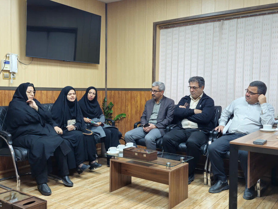 ✅ دیدار جمعی از روشندلان اردکانی با نمایندۀ مردم