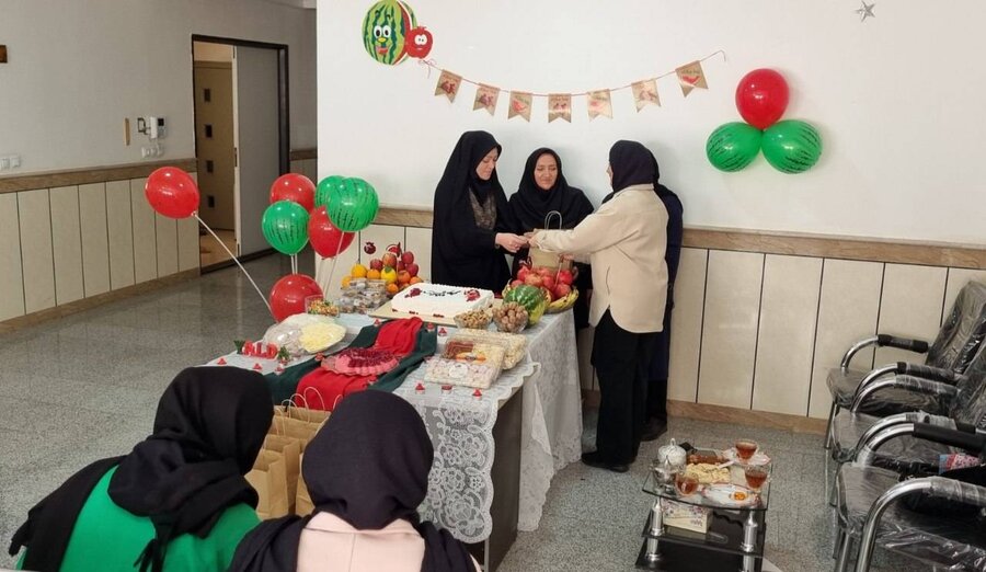 ​«یلدای متفاوت در خانه صبا؛ حضور گرم رئیس بهزیستی در جمع دختران سلماسی»