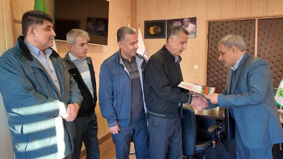 تقدیر مدیرکل بهزیستی استان کردستان از رانندگان به مناسبت روز حملونقل