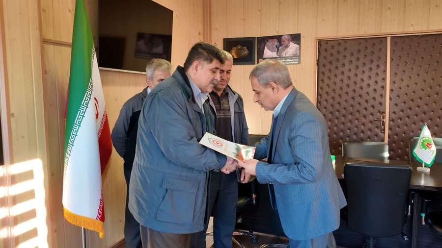 تقدیر مدیرکل بهزیستی استان کردستان از رانندگان به مناسبت روز حمل‌ونقل
