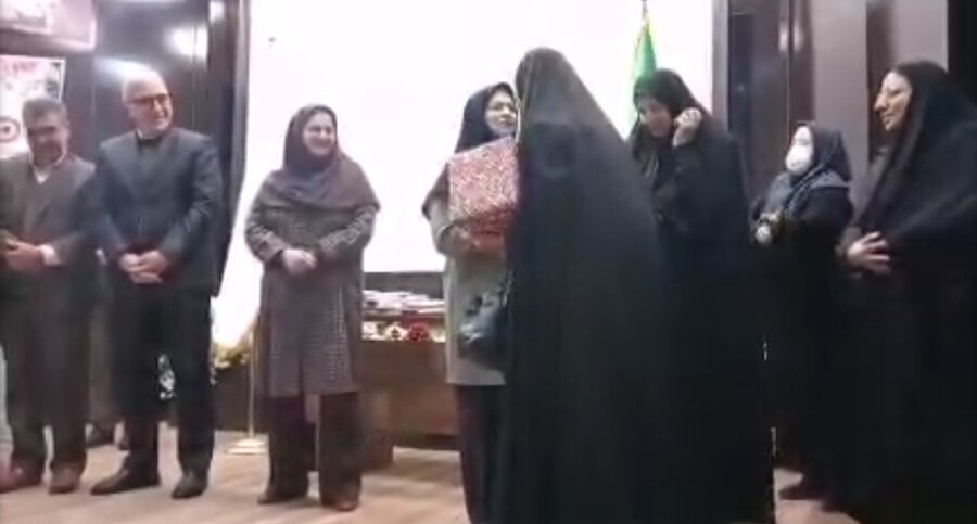 تکریم مادری که اعضای بدن فرزندش را به هفت بیمار هدیه داده است