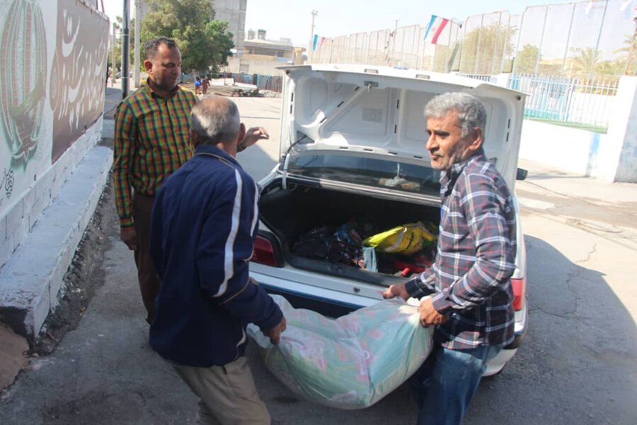 بندرعباس | توزیع اقلام غذایی بین مددجویان خسارت دیده  متاثر از بارش های اخیر 