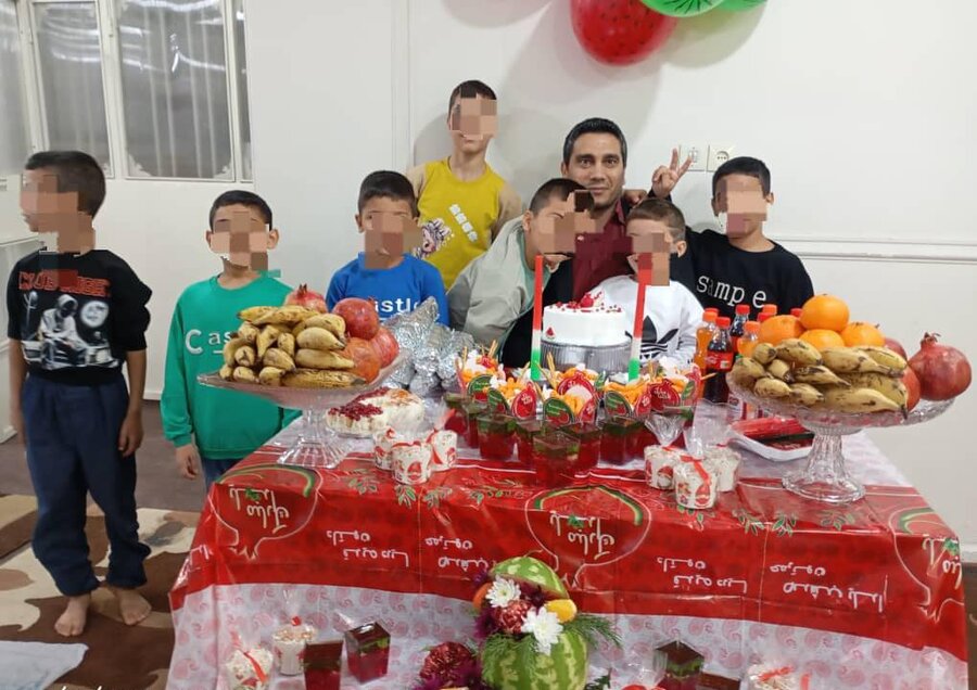 برگزاری آیین شب یلدا در مرکز کودکان کار و خیابان نور هدایت مهر علی(ع)