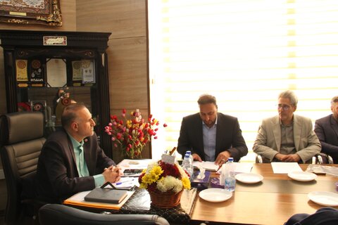 جلسه مدیر و کارشناسان بهزیستی شیراز  با سرپرست بهزیستی فارس