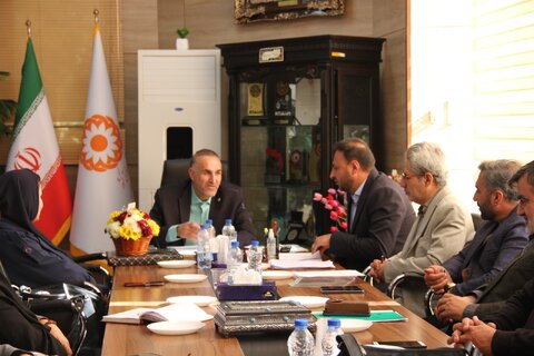 جلسه مدیر و کارشناسان بهزیستی شیراز  با سرپرست بهزیستی فارس