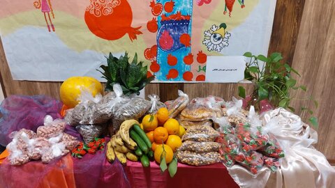 توزیع پک های یلدایی توسط بهزیستی شهرستان طالقان