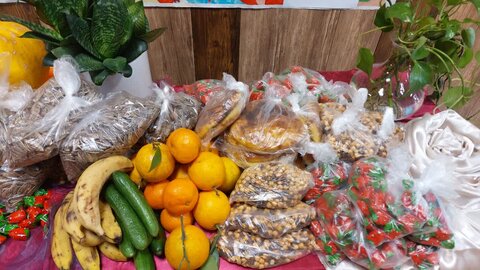 توزیع پک های یلدایی توسط بهزیستی شهرستان طالقان