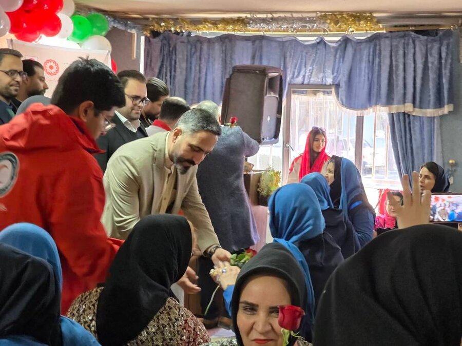 شهر قدس | برگزاری مراسم شب یلدا در مرکز نگهداری معلولین و سالمندان قدس