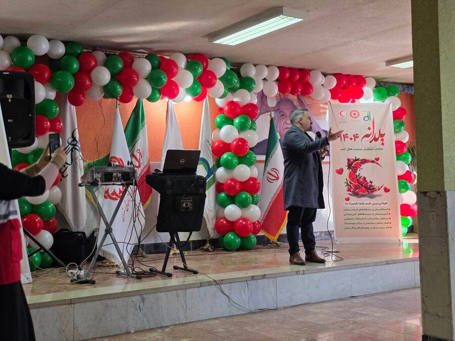 شهر قدس | برگزاری مراسم شب یلدا در مرکز نگهداری معلولین و سالمندان قدس