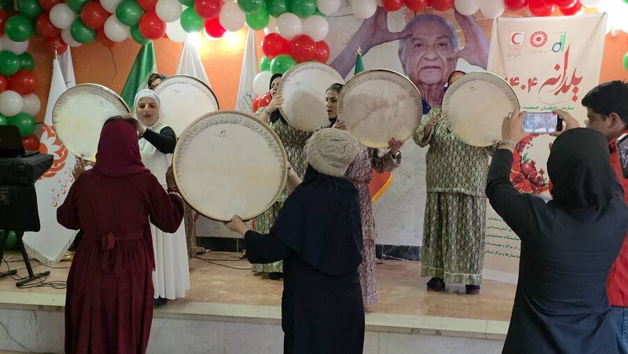 شهر قدس | برگزاری مراسم شب یلدا در مرکز نگهداری معلولین و سالمندان قدس