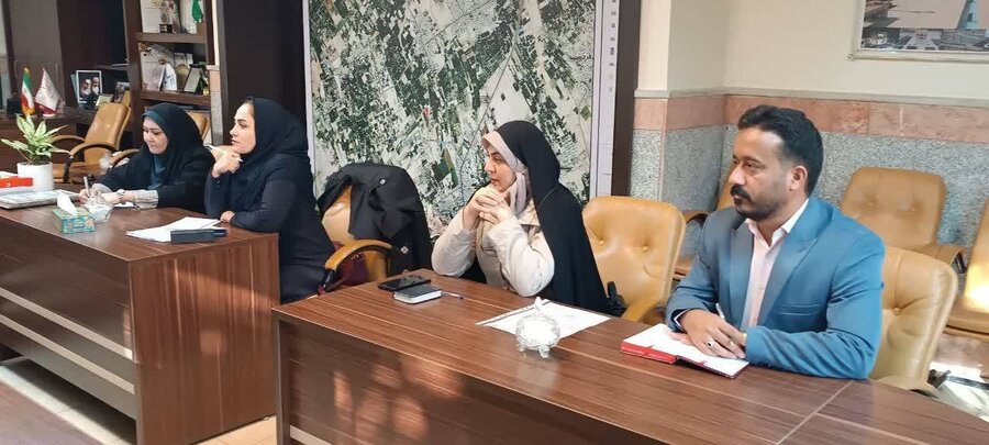 شهریار | برگزاری جلسه هم‌اندیشی اداره بهزیستی شهرستان و شهرداری وحیدیه با محوریت توسعه خدمات اجتماعی